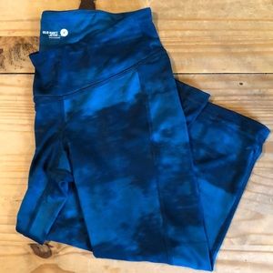 Old Navy Active Capri Leggings